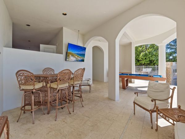 Anna Maria Island Beachfront Vacation Rental - Nine Bedroom Luxury Gulf Coast Home