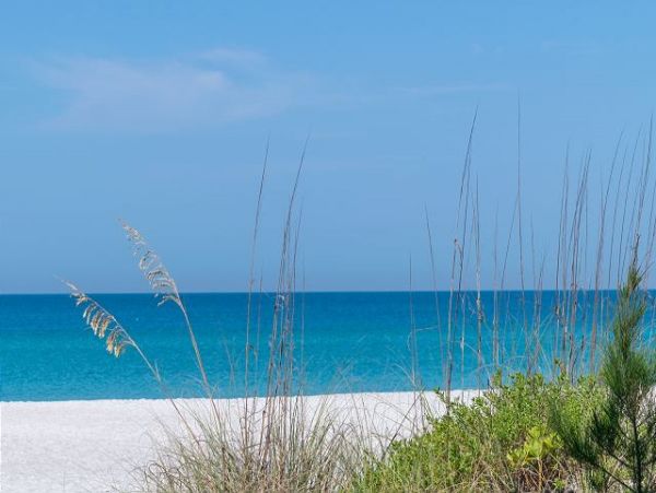 Breadenton Beach Two Bedroom Condo Sleeps 5 Guests