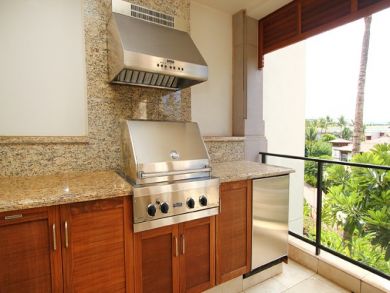 Outdoor Kitchen