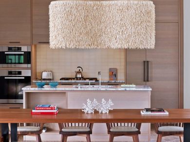 Fully Equipped Kitchen with Breakfast Seating