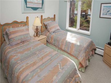 Upscale Two Bedroom Two Bathroom Vacation Rental Sleeps Six