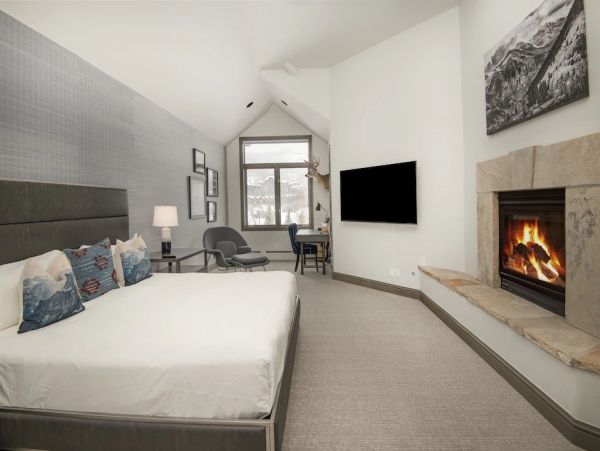 Luxury Five Bedroom Beaver Creek Vacation Condo Ski in Ski Out