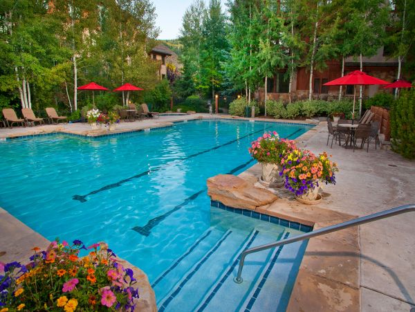 Modern Rustic 2 Bedroom Condo in Arrowhead Sleeps 6