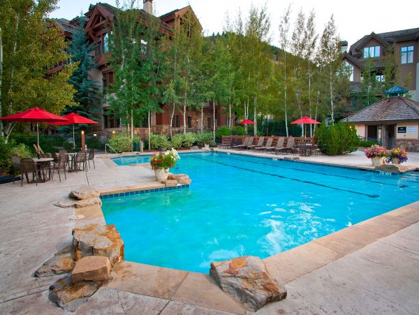 Modern Rustic 2 Bedroom Condo in Arrowhead Sleeps 6