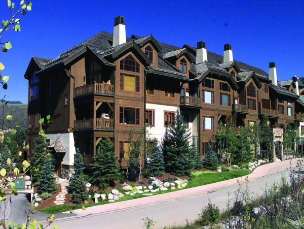 Modern Rustic 2 Bedroom Condo in Arrowhead Sleeps 6