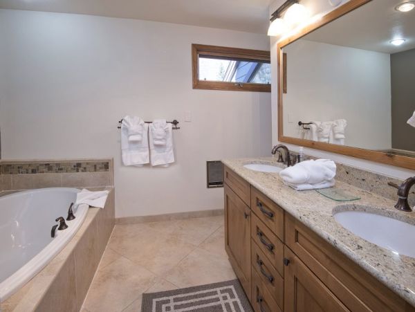 3 bedroom plus loft Fabulous Vail Rental