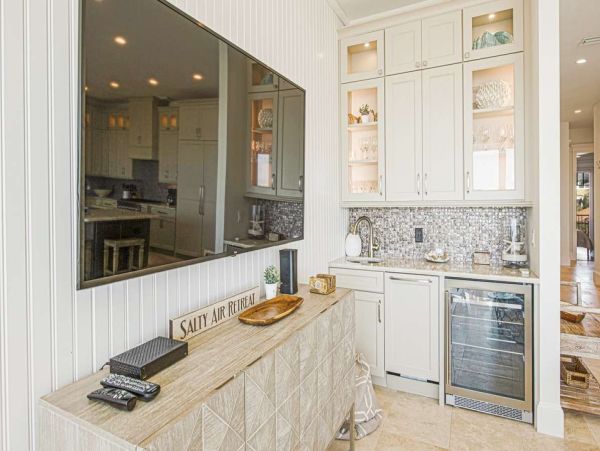 Anna Maria Island Beachfront 7 Bedroom Luxury Vacation Pool Home