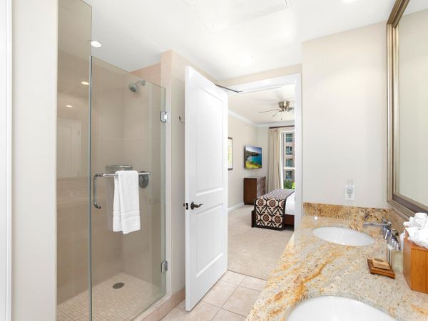 Luxury Two Bedroom Two Bath Sleeps EIGHT Guests Ocean View