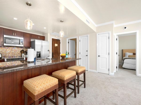 Luxury Two Bedroom Two Bath Sleeps EIGHT Guests Ocean View