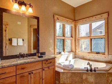 Bathroom with Tub