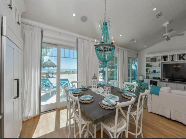 Stunning 7Bedroom Estate on the Beach with Private Pool