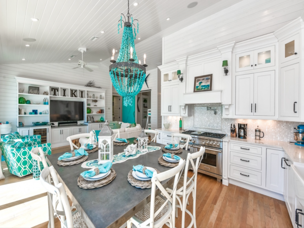 Stunning 7Bedroom Estate on the Beach with Private Pool