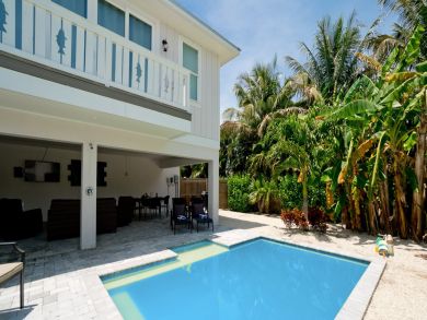 Anna Maria 2 Bedroom Vacation Home with Private Heated Pool