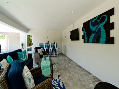 Anna Maria 2 Bedroom Vacation Home with Private Heated Pool