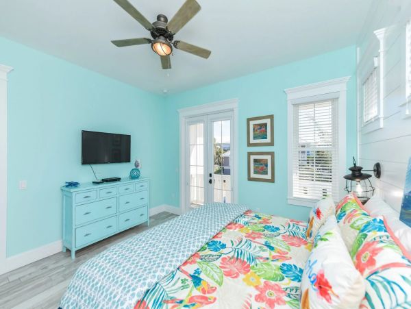 Brand New Vacation Home - Two Bedrooms Sleeps 6 Guests
