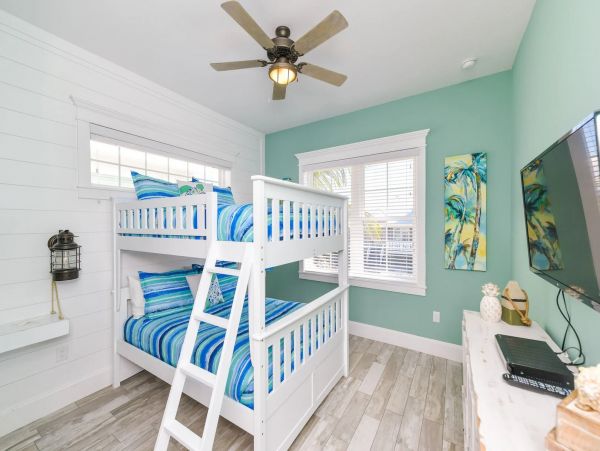 Brand New Vacation Home - Two Bedrooms Sleeps 6 Guests