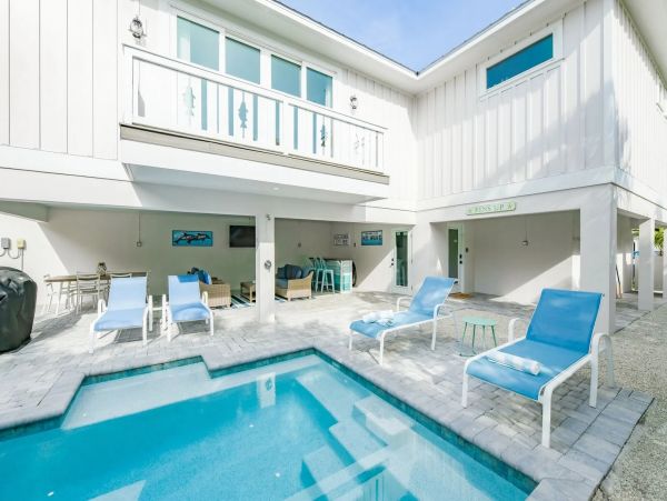 Brand New Vacation Home - Two Bedrooms Sleeps 6 Guests