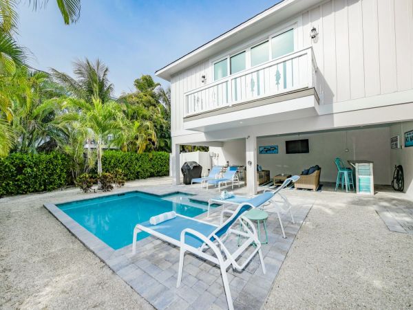 Brand New Vacation Home - Two Bedrooms Sleeps 6 Guests