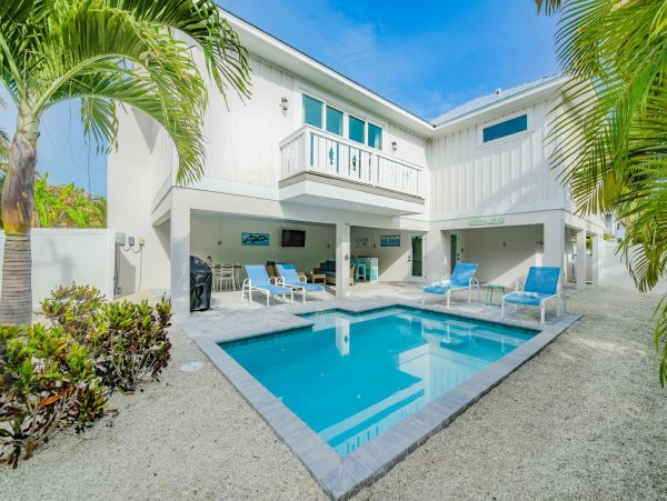 Brand New Vacation Home - Two Bedrooms Sleeps 6 Guests