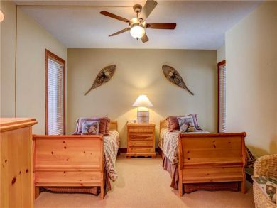 Twin Bedroom