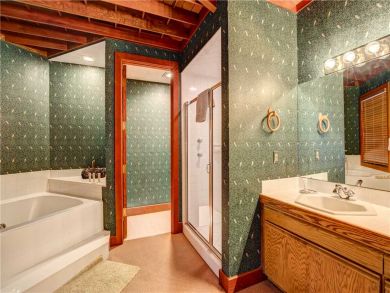 Bathroom with Tub