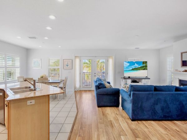 Anna Maria Island 5 Bedroom Home  Approx 30 Seconds to Beach