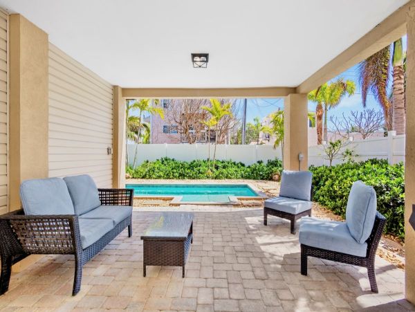 Anna Maria Island 5 Bedroom Home  Approx 30 Seconds to Beach