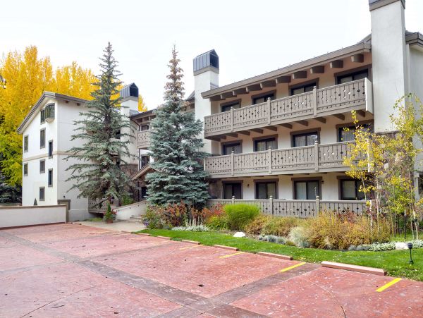 Walk to Lift and Vail Village