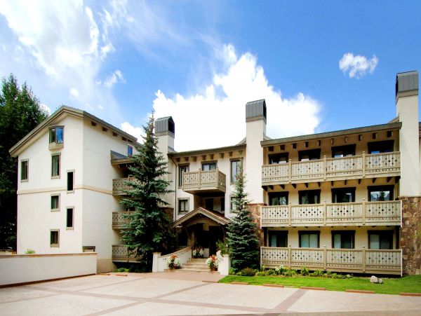 Walk to Lift and Vail Village
