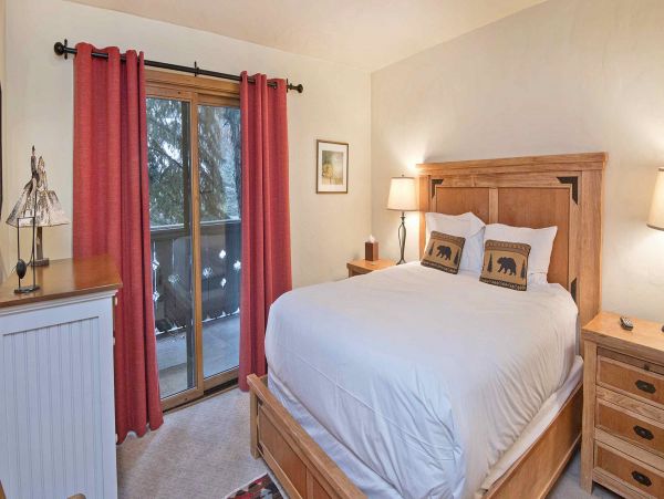 Vail Walk to Lift Vacation Accommodation Three Bedroom