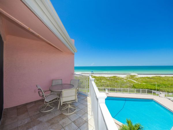 Direct Gulf Front Unit with Great View