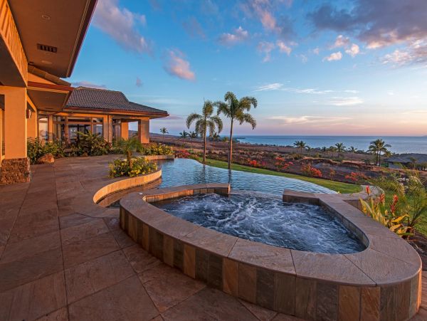 Luxury Five Bedroom Rental with Private Pool Sleeps 10
