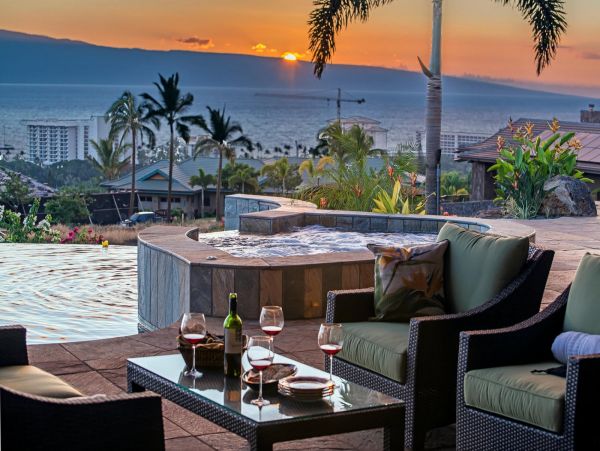 Luxury Five Bedroom Rental with Private Pool Sleeps 10
