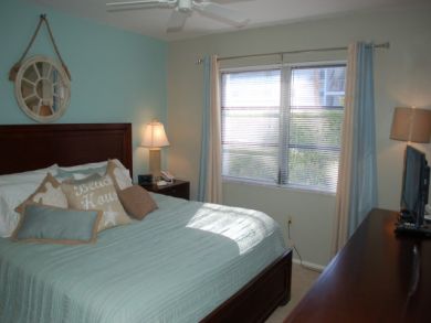 Bedroom with Queen Bed