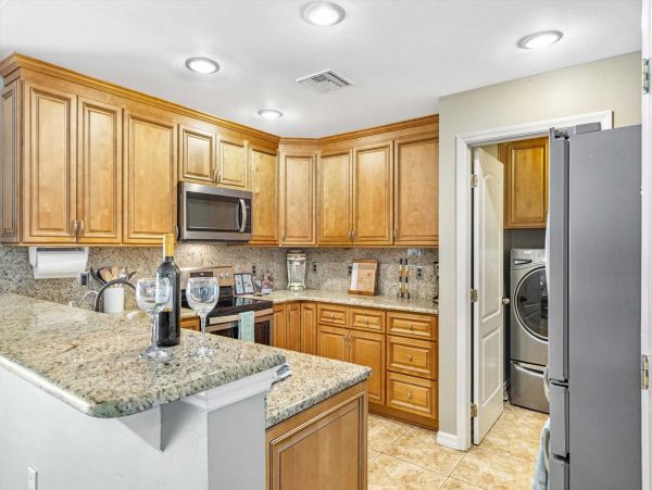 Family Vacation Three Bedroom Home Private Pool & Spa