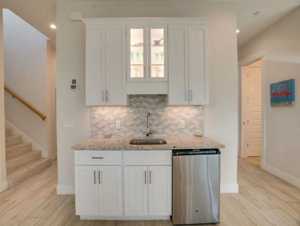 Beautiful Anna Maria Four Bedroom Across from Beach