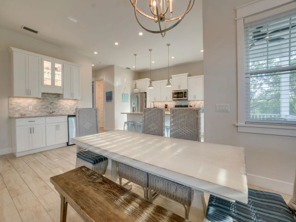Beautiful Anna Maria Four Bedroom Across from Beach