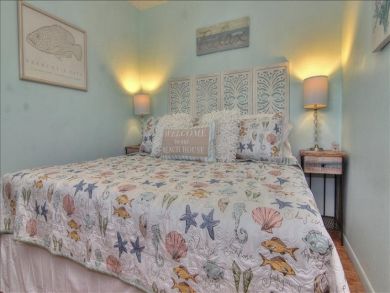 One Bedroom Gulf Front Vacation Condo Overlooking the Beach