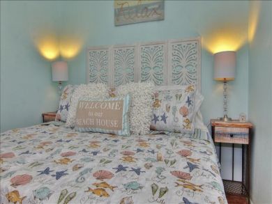 One Bedroom Gulf Front Vacation Condo Overlooking the Beach