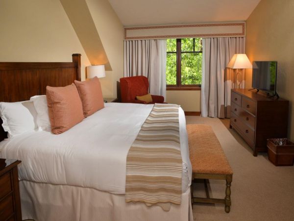 Luxury Ski In Ski Out Lionshead Vacation Rental Condo