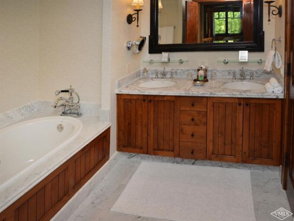 3 Bedroom Mountain Vacation Penthouse, Ski in Ski Out