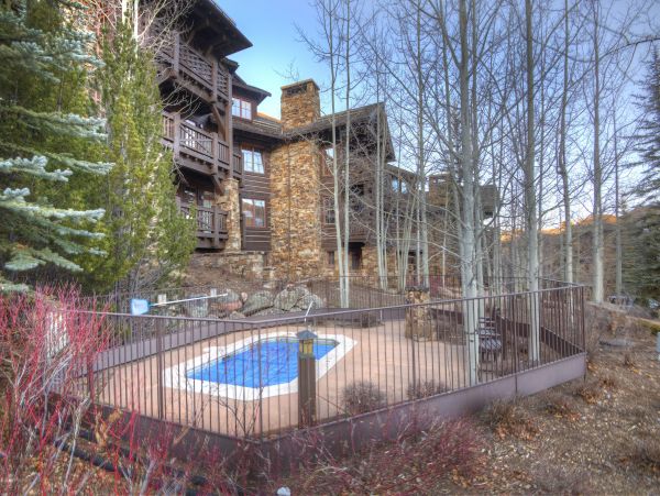 Three Bedroom Plus Den in Bachelor Gulch