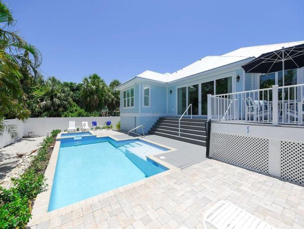Great Anna Maria Family Rental Short Walk to Beach Private Pool