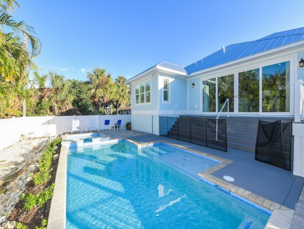 Great Anna Maria Family Rental Short Walk to Beach Private Pool