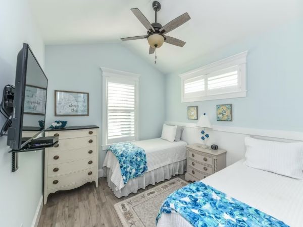 Great Anna Maria Family Rental Short Walk to Beach Private Pool