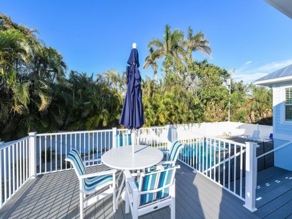 Great Anna Maria Family Rental Short Walk to Beach Private Pool