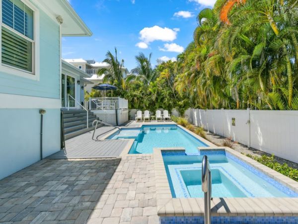 Great Anna Maria Family Rental Short Walk to Beach Private Pool