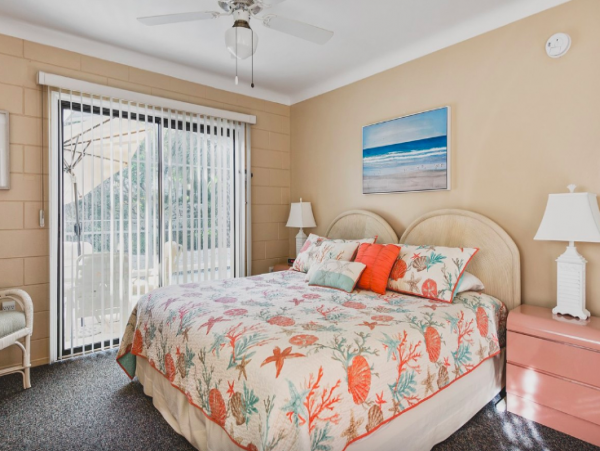 Anna Maria 2 Bedroom Vacation Rental Home with Heated Pool Steps to Beach
