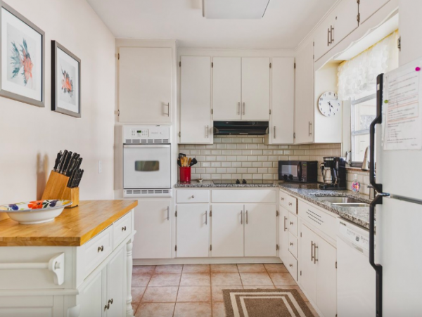 Anna Maria 2 Bedroom Vacation Rental Home with Heated Pool Steps to Beach