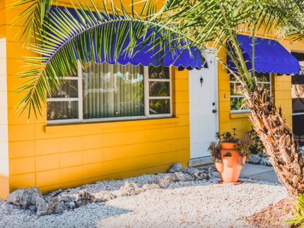 Anna Maria 2 Bedroom Vacation Rental Home with Heated Pool Steps to Beach